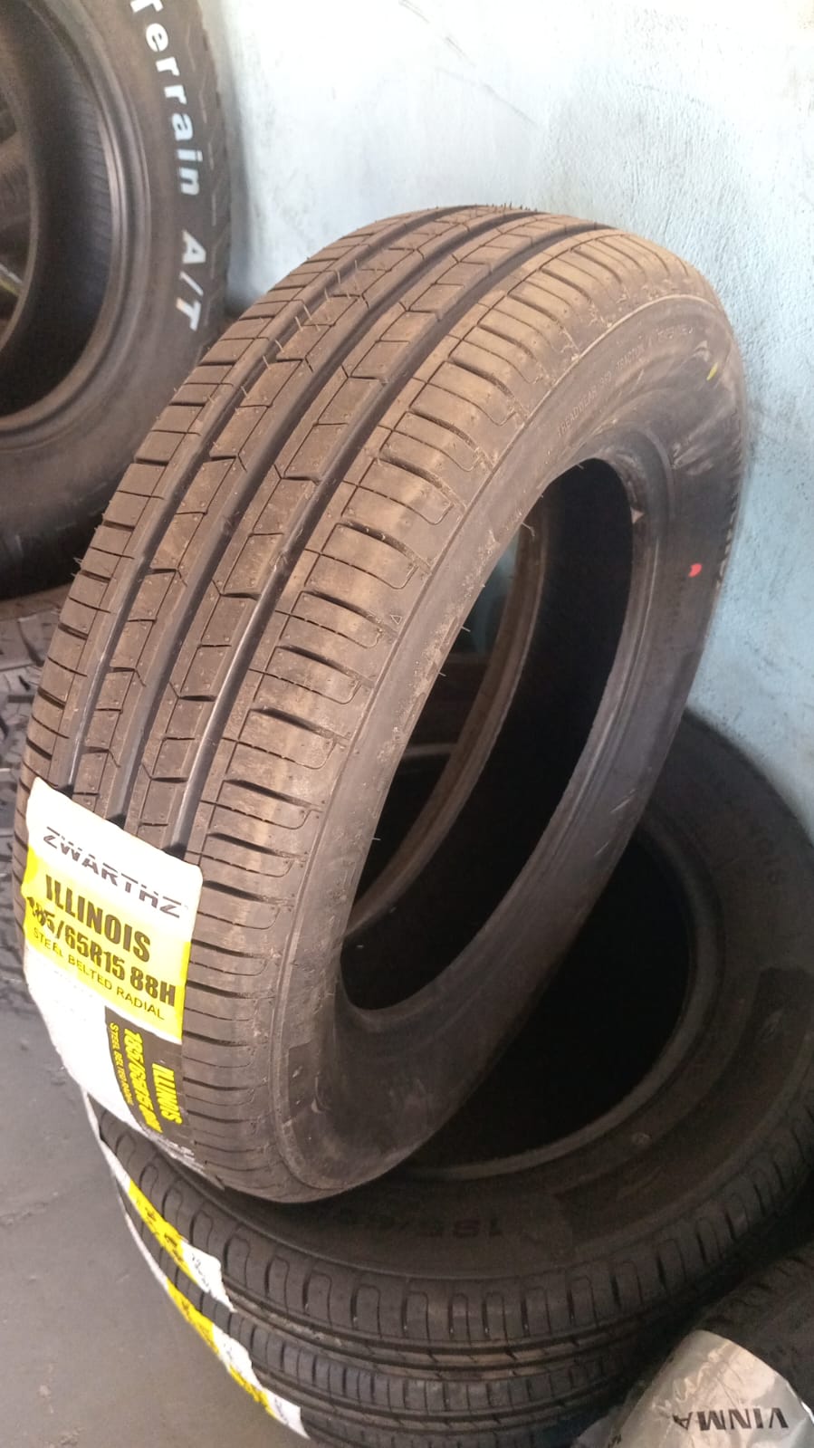 LLANTA 175/65R14 82H ZWARTHZ ILLINOIS