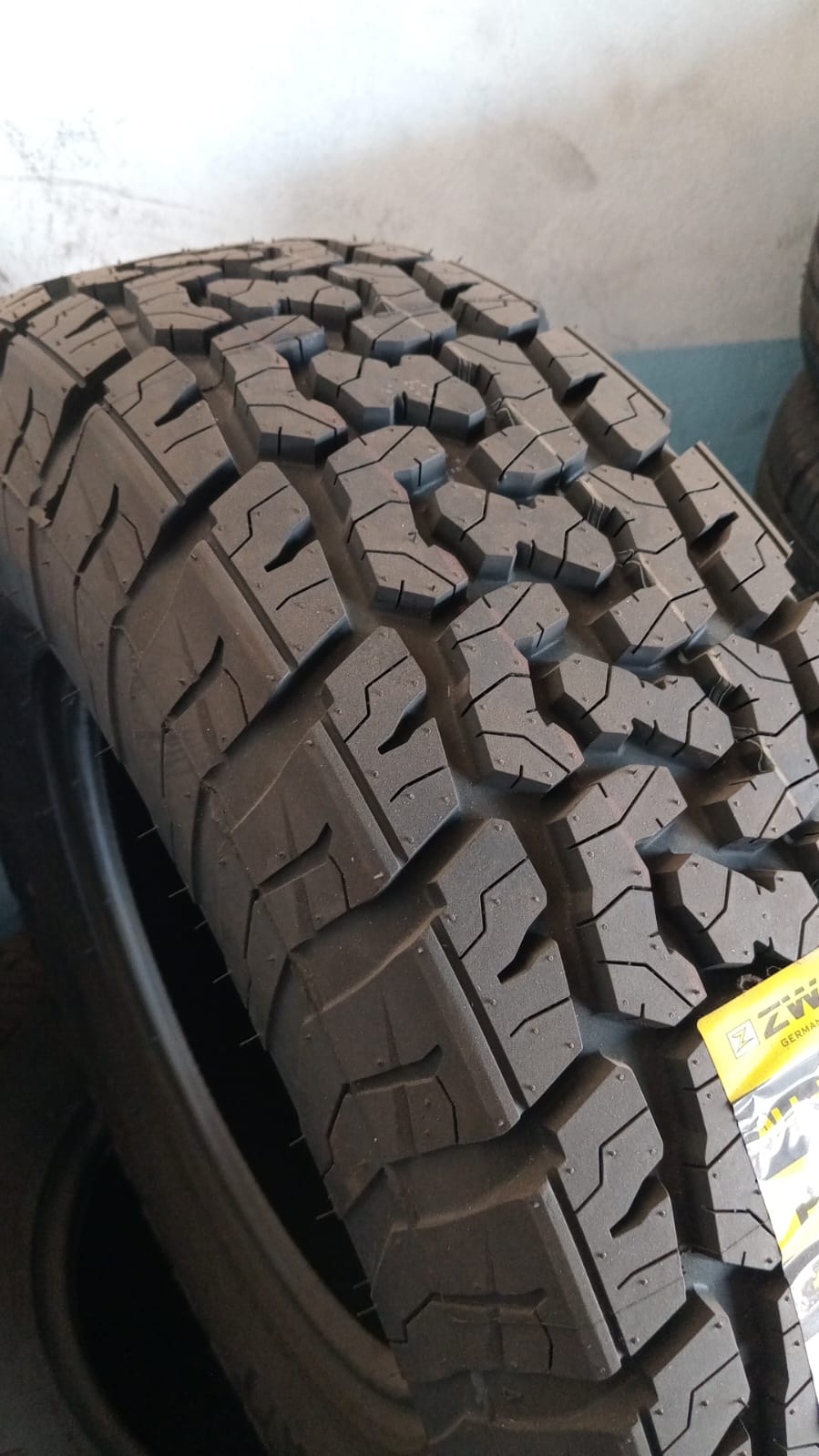 LLANTA 235/75R15 102T ZWARTHZ ALL TERRAIN A/T