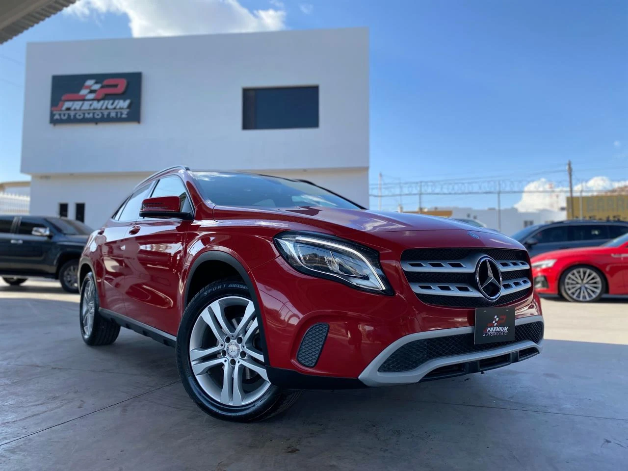 MERCEDES GLA180 2018 - Foto 1