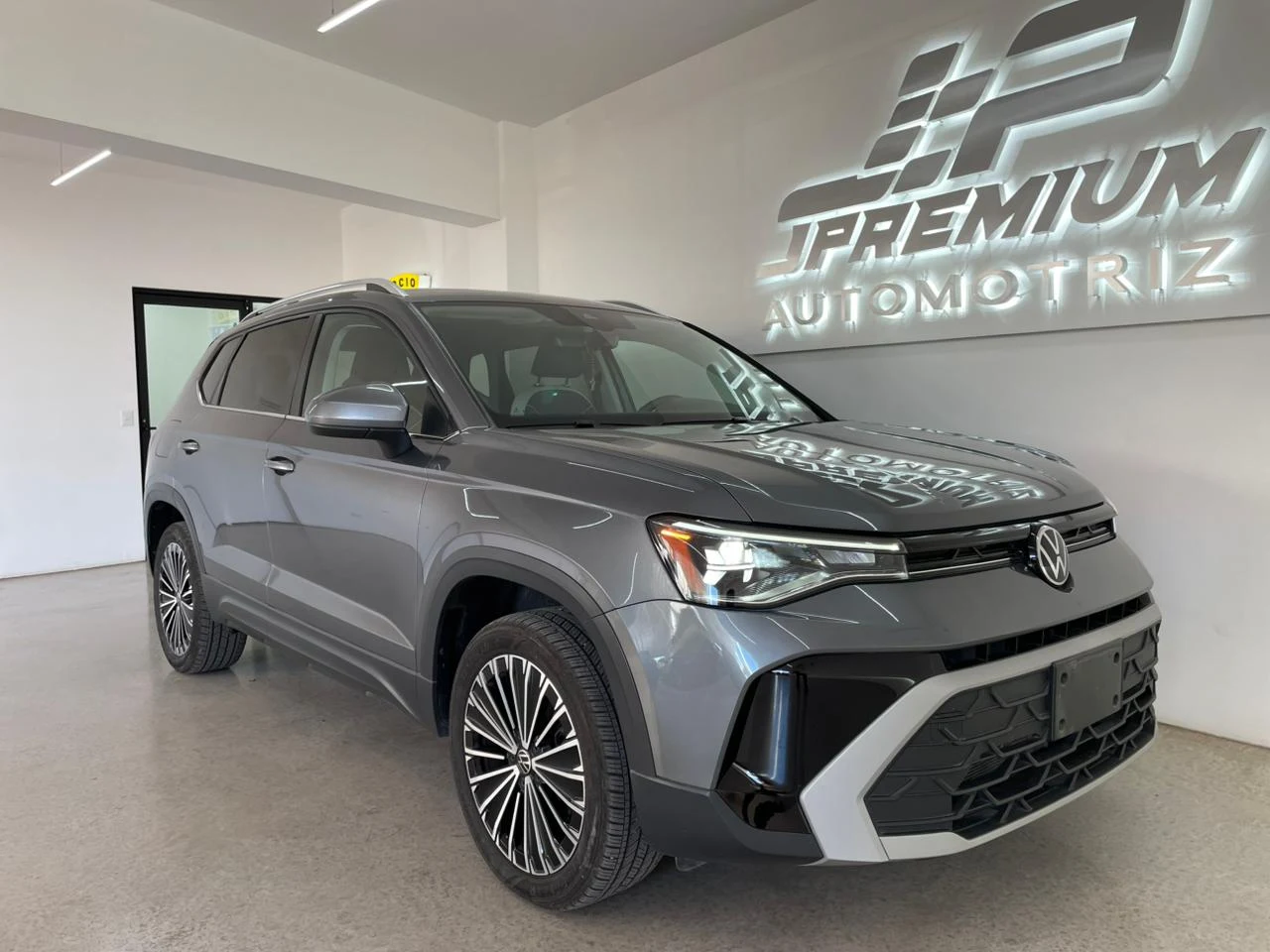 Volkswagen TAOS COMFORTLINE 2025 - Foto 1