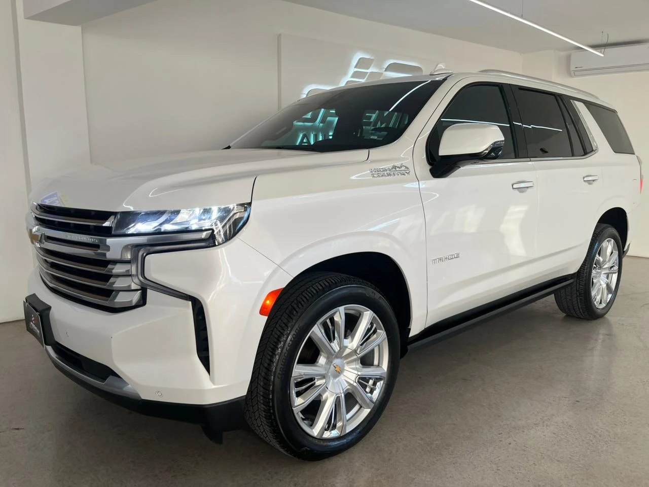 Chevrolet TAHOE HIGH COUNTRY 2023 - Foto 1