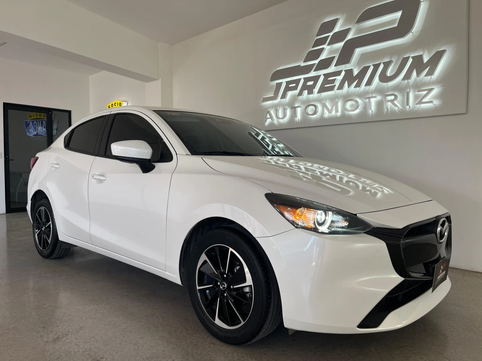 Mazda 2 GRAND TOURING 2025 - Foto 1