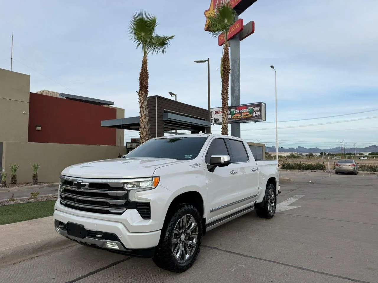 Chevrolet CHEYENNE HIGH COUNTRY 4X4 2023 - Foto 1