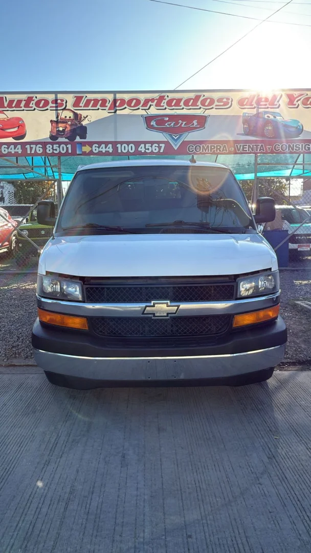 Chevrolet Express 3500 2017 - Foto 1
