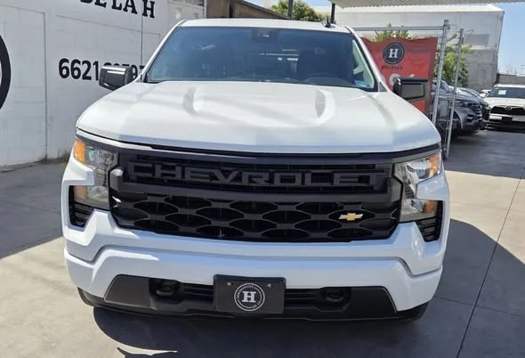 Chevrolet Silverado Custom 2023 - Foto 1