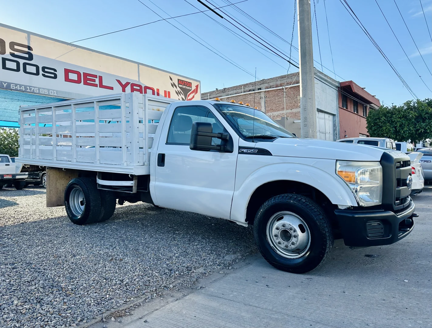 Ford Super Duty F-350 2012 · Camión Ligero - Foto 1