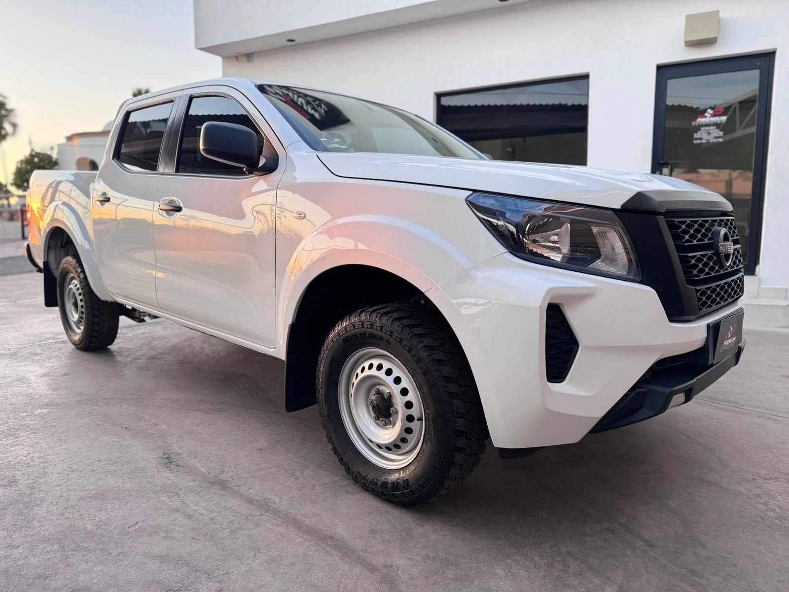 Nissan FRONTIER SE 2023 - Foto 1