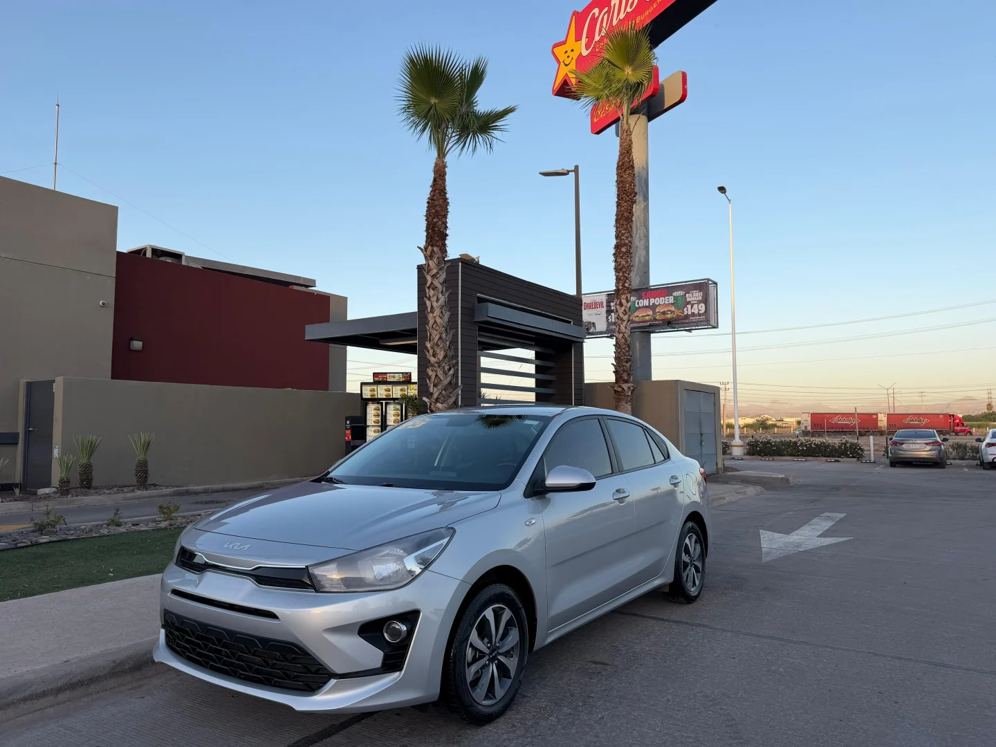 Kia Rio 2023 - Foto 1