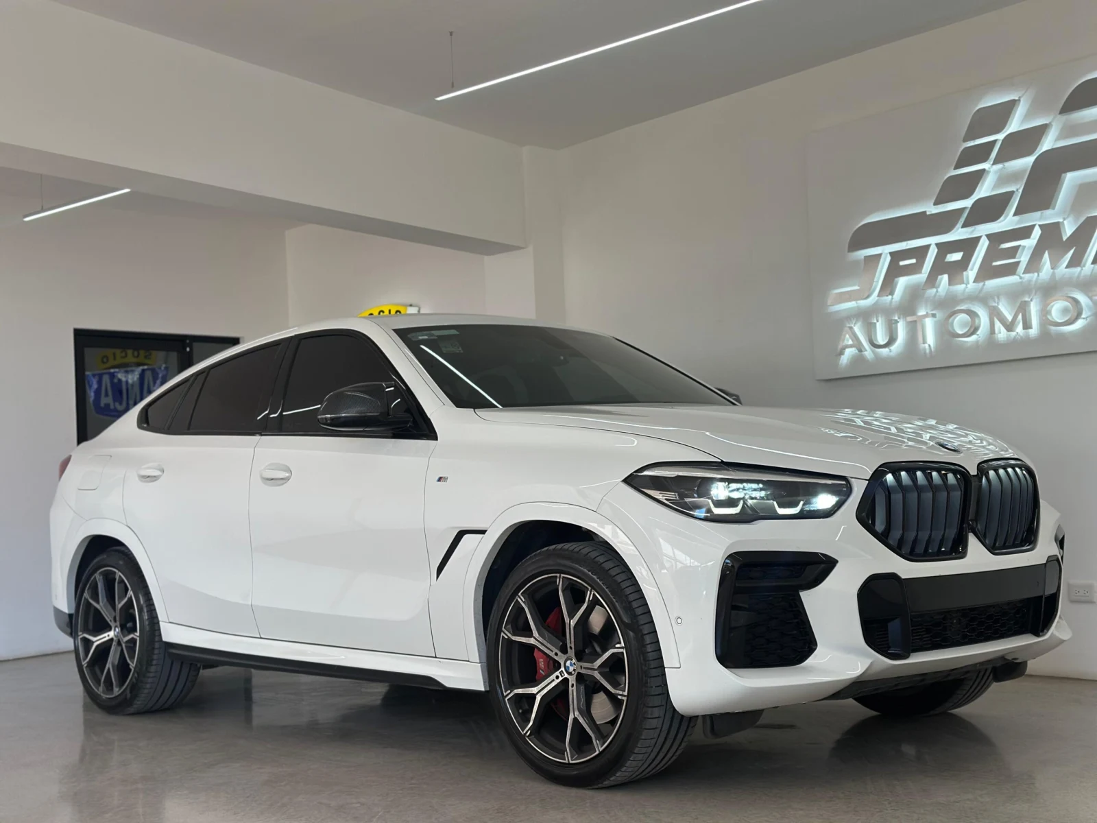 BMW X6 Paquete M con Swarovsky 2023 - Foto 1