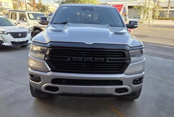 Ram 1500 Laramie Sport 2022 - Foto 1