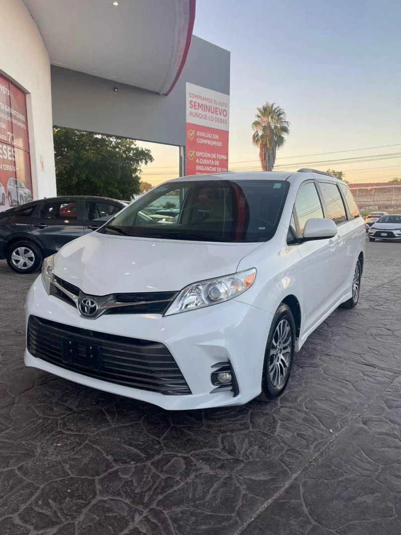 Toyota Sienna 2020