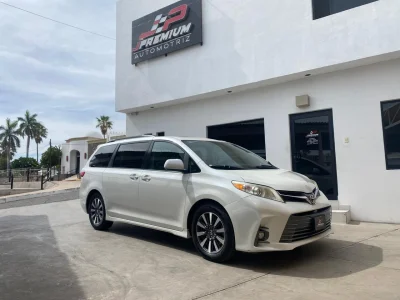 Toyota SIENNA XLE 2018