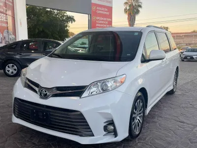 Toyota Sienna 2020